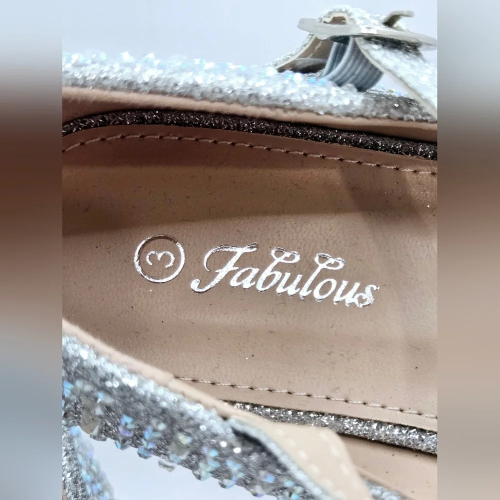 Amenity 46K Silver Fabulous Shoes Jeweled Sparkley Short Heel Ankle strap 3 NWOT